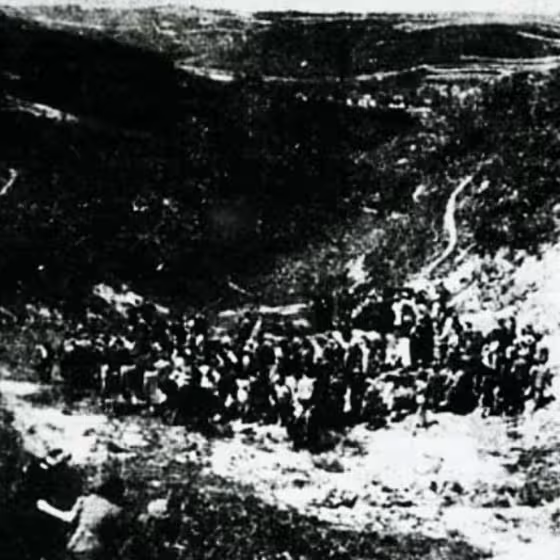 jewish people running to a mass execution site in lviv